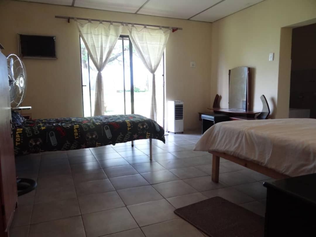 Bambi Lodge Grootfontein Eksteriør billede