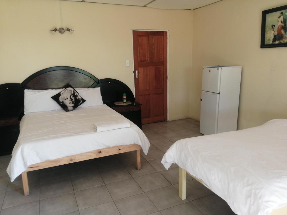 Bambi Lodge Grootfontein Eksteriør billede
