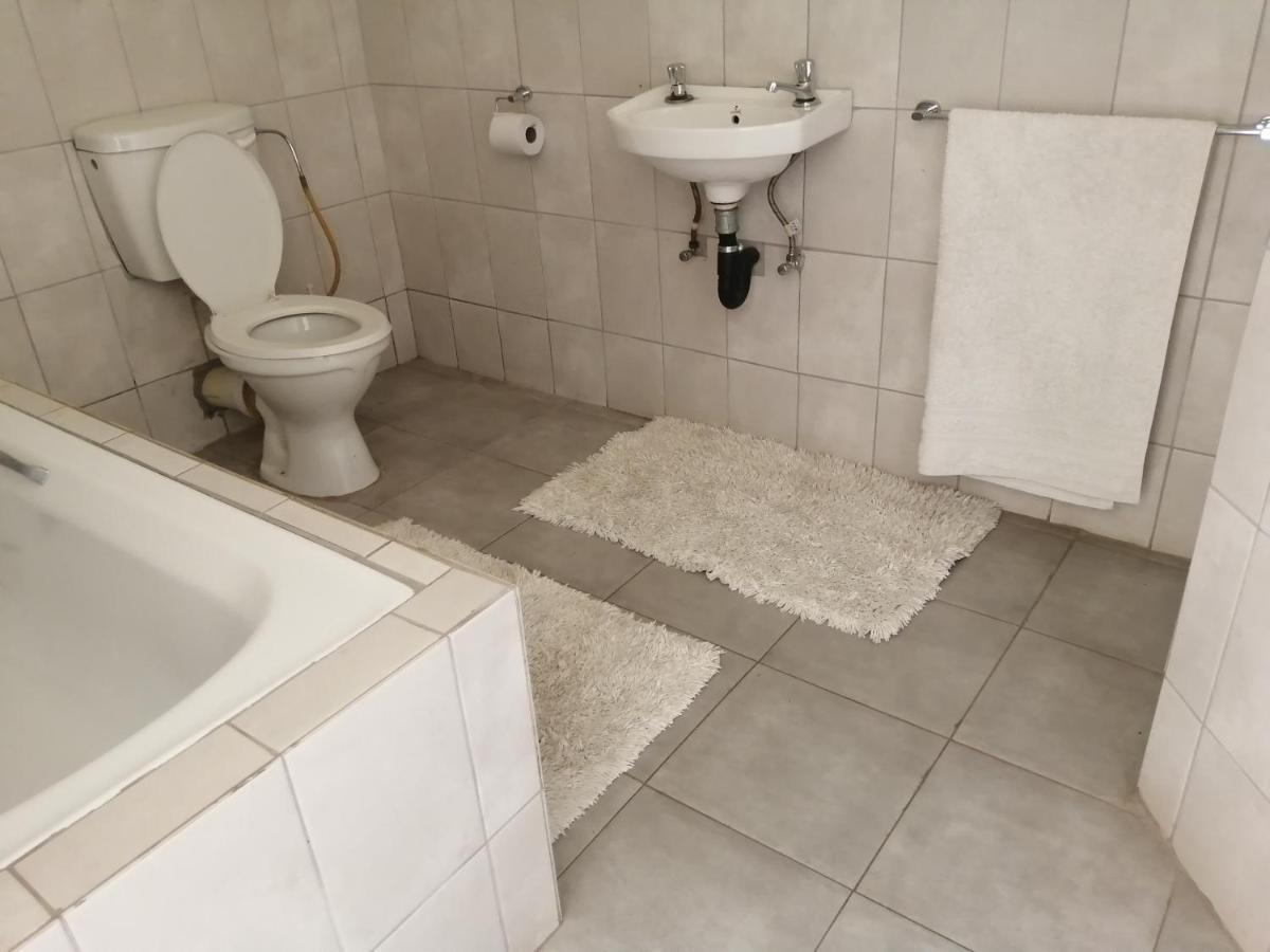 Bambi Lodge Grootfontein Eksteriør billede