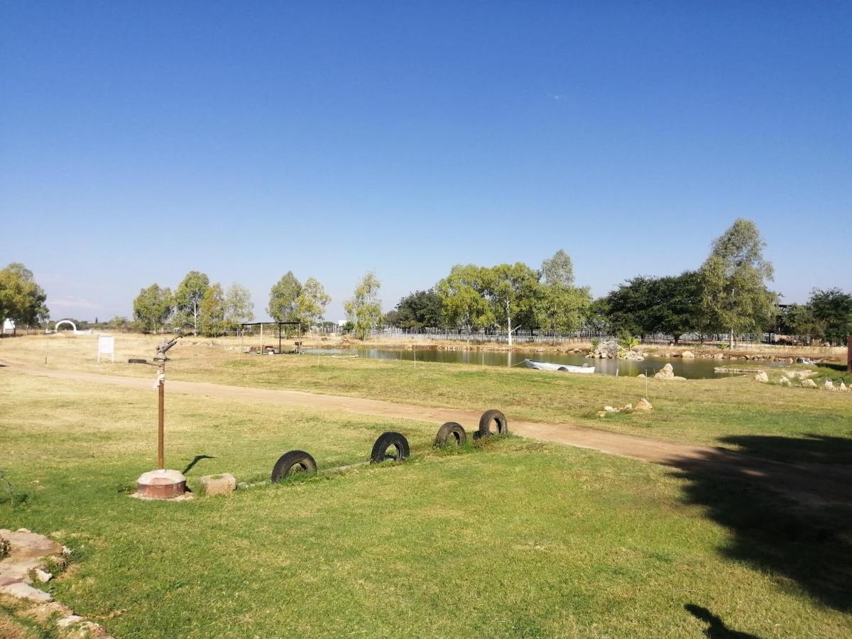 Bambi Lodge Grootfontein Eksteriør billede