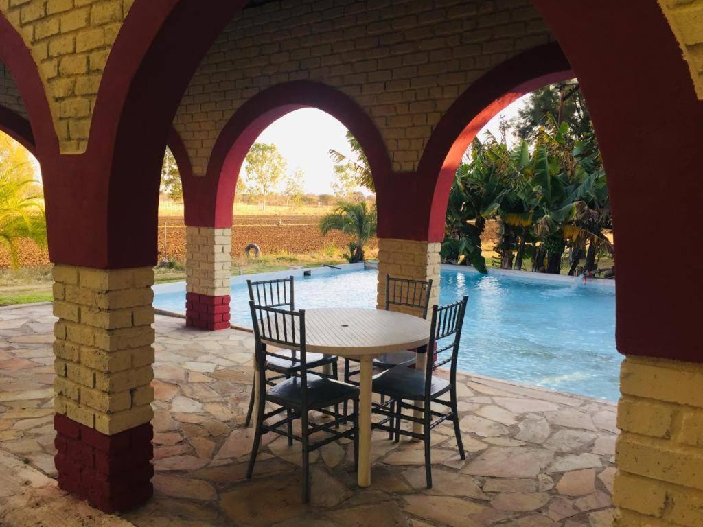 Bambi Lodge Grootfontein Eksteriør billede